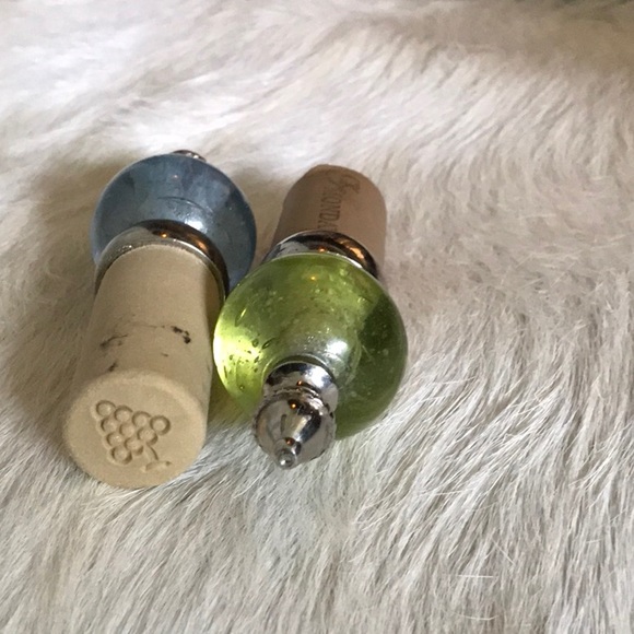 Bubble/Seeded transparent handblown glass stoppers light blue and lime - Picture 2 of 3